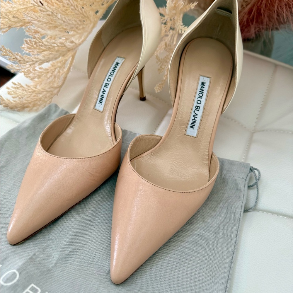 Manolo Blahnik Two-Tone Leather D’Orsay Pumps – Size 40 - Picture 10 of 11